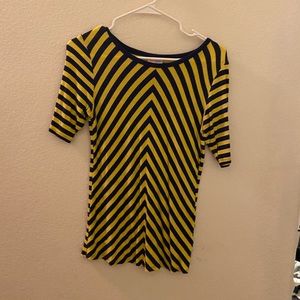 Small Gigi in yellow and navy great piece for any closet.